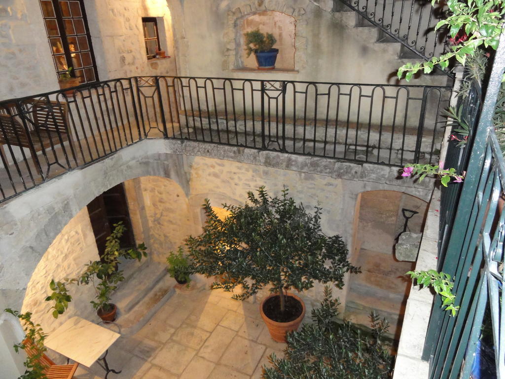 Hotel Cote Cour Chambres D'Hotes Bourg-Saint-Andeol Bagian luar foto